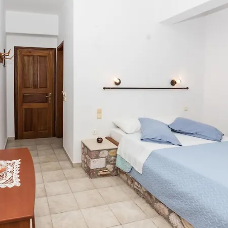 Vesleme Πανσιόν Πάχαινα